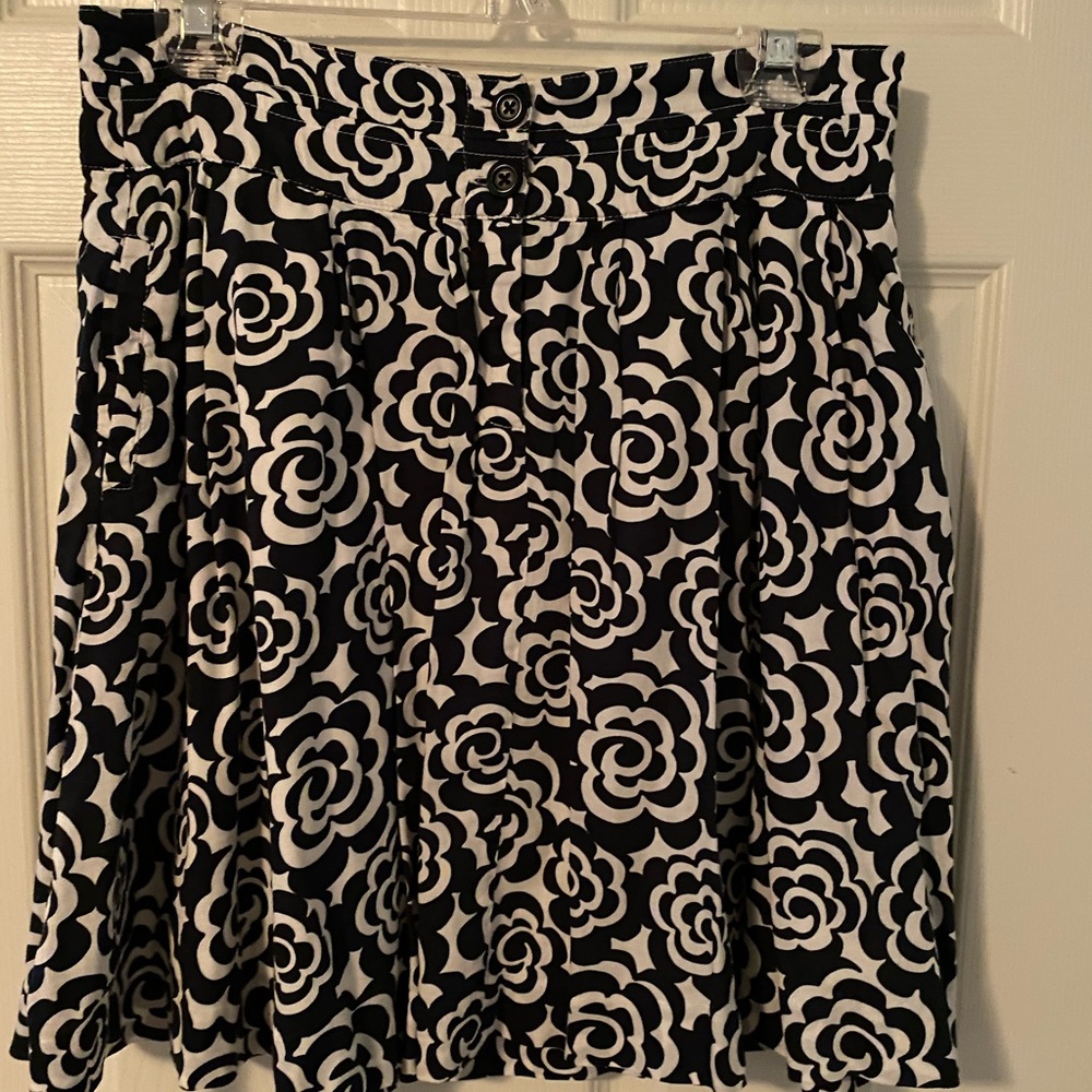 Old Navy Skirt. POCKETS!